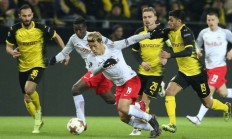 半岛体育培训-弗赖堡主场告负，遗憾错失三分的简单介绍