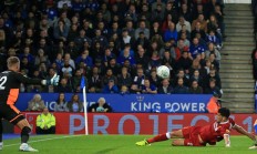 半岛体育娱乐-英超球队在欧洲赛场上展现出色表现