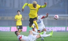 半岛体育娱乐-云南队关键球员决胜时刻挺身而出，带队获胜的简单介绍