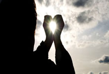 半岛体育vip注册-曼联中场因伤缺席关键联赛，对手实力受挑战，曼联的中场大将