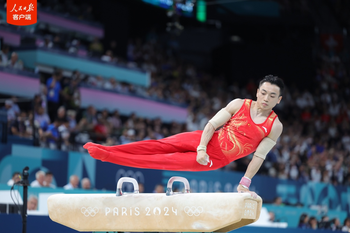 体操决赛:中国队夺得男子团体冠军 体操决赛:中国队夺得男子团体冠军