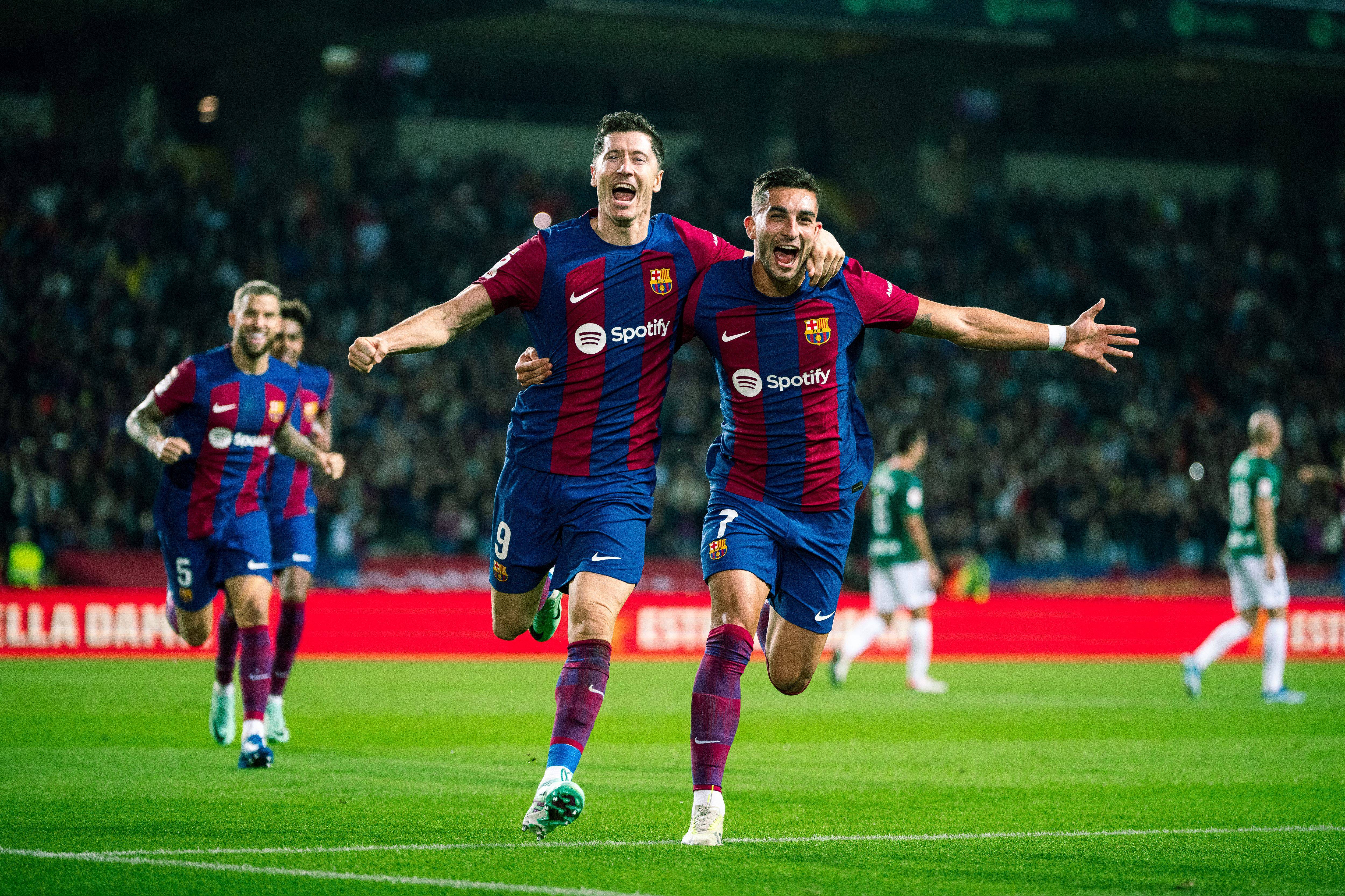 包含拜仁慕尼黑迎来连胜,领跑积分榜的词条 包含拜仁慕尼黑迎来连胜,领跑积分榜的词条