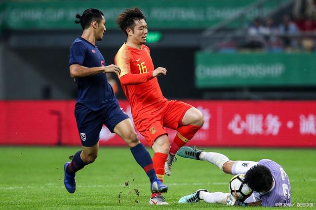 关于上港战胜富力,继续领跑中超联赛的信息 关于上港战胜富力,继续领跑中超联赛的信息