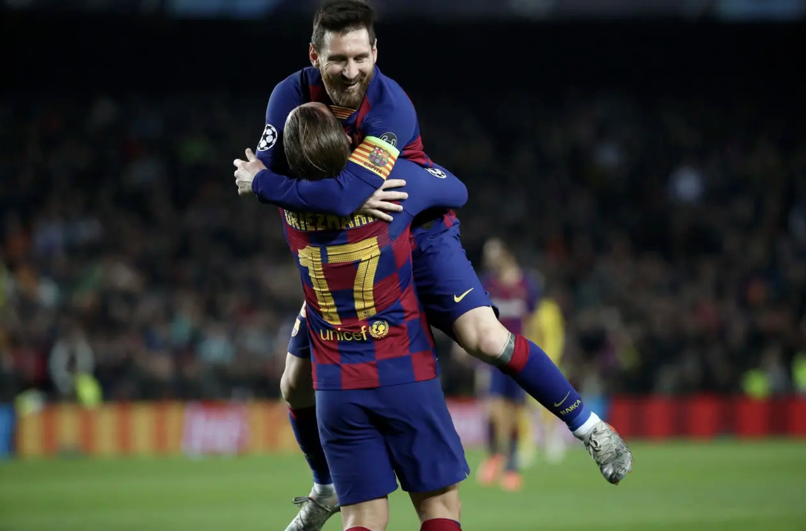 梅西率队出击!巴萨客场击败拜仁晋级 梅西率队出击!巴萨客场击败拜仁晋级