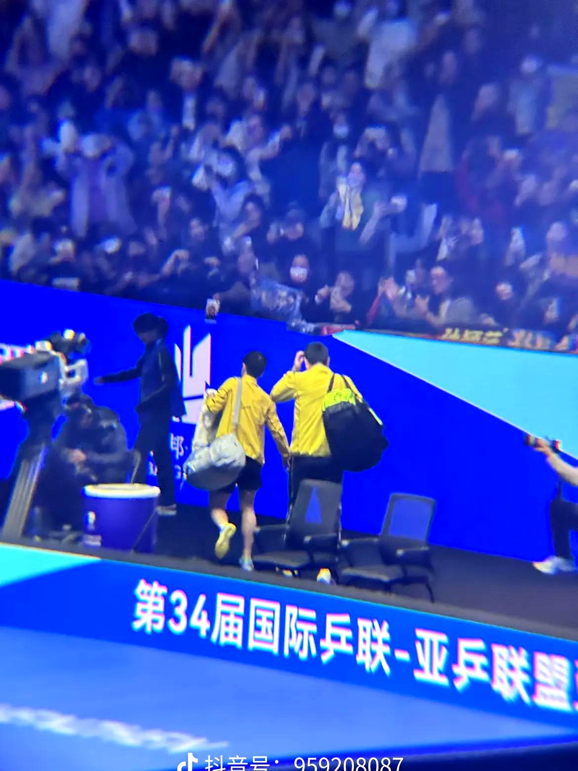 比赛中的体育精神和友谊精神同样重要 比赛中的体育精神和友谊精神同样重要