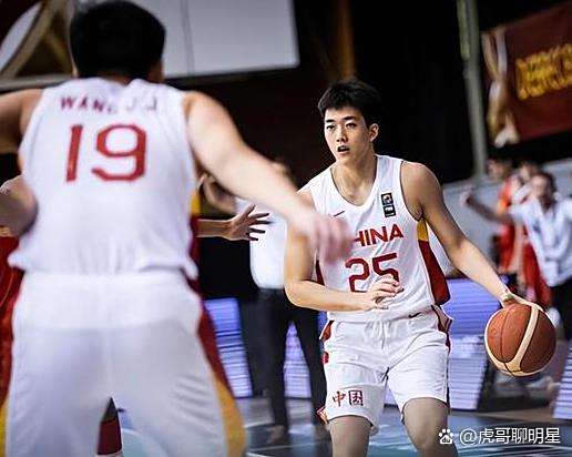 篮球赛场闹出意外事件,裁判须做出公正判决 篮球赛场闹出意外事件,裁判须做出公正判决