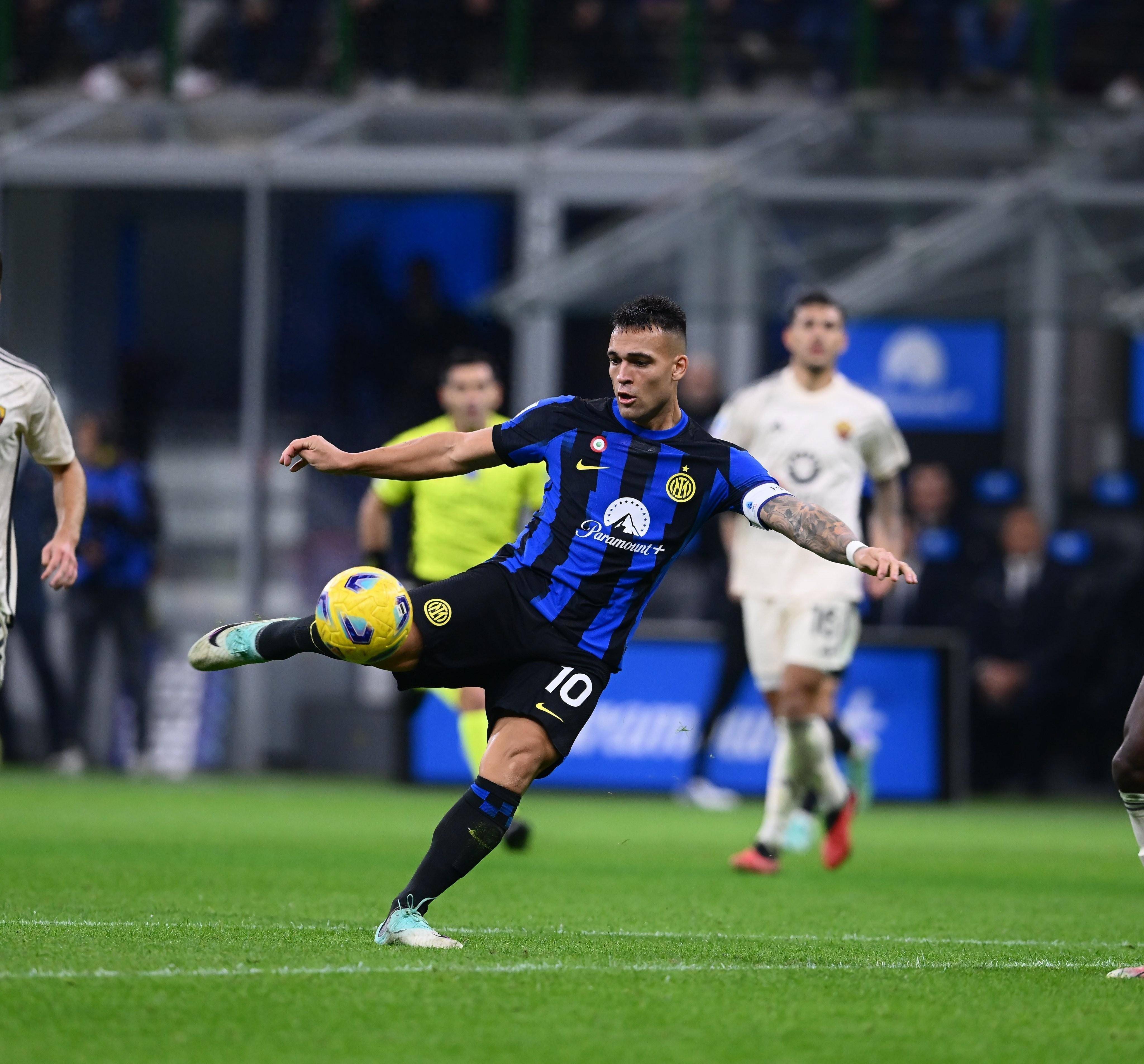 意甲赛场上出现了一次技惊四座的进球 意甲赛场上出现了一次技惊四座的进球