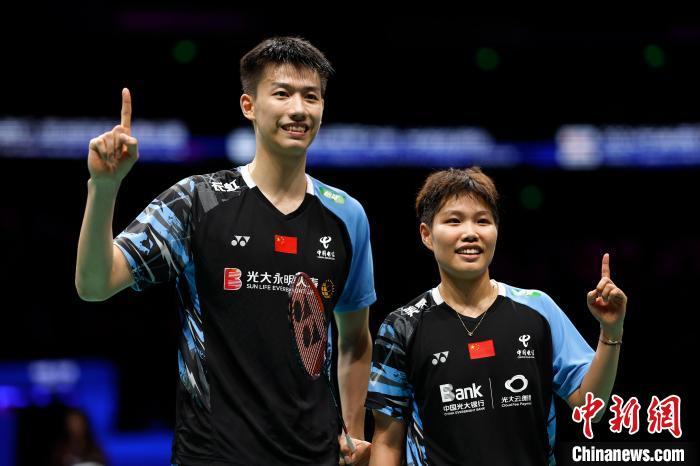 关于中国羽毛球选手在混双比赛中取得激烈胜利,晋级决赛的信息 关于中国羽毛球选手在混双比赛中取得激烈胜利,晋级决赛的信息
