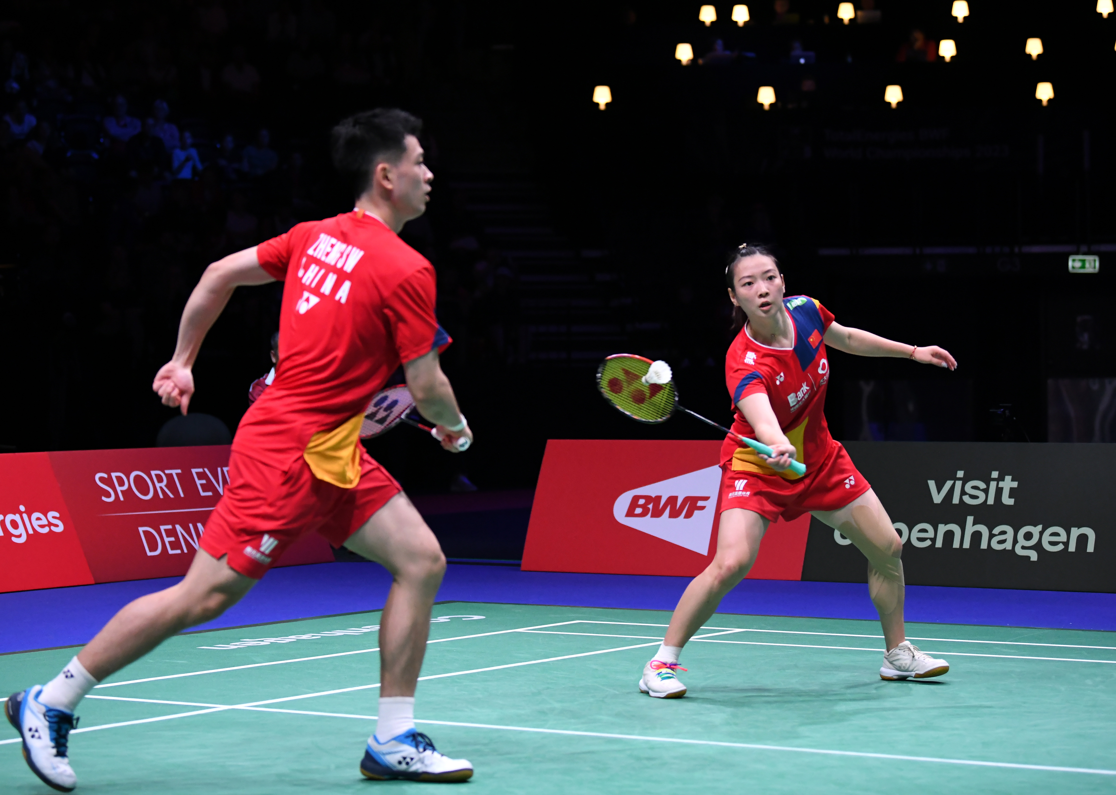 关于中国羽毛球选手在混双比赛中取得激烈胜利,晋级决赛的信息 关于中国羽毛球选手在混双比赛中取得激烈胜利,晋级决赛的信息