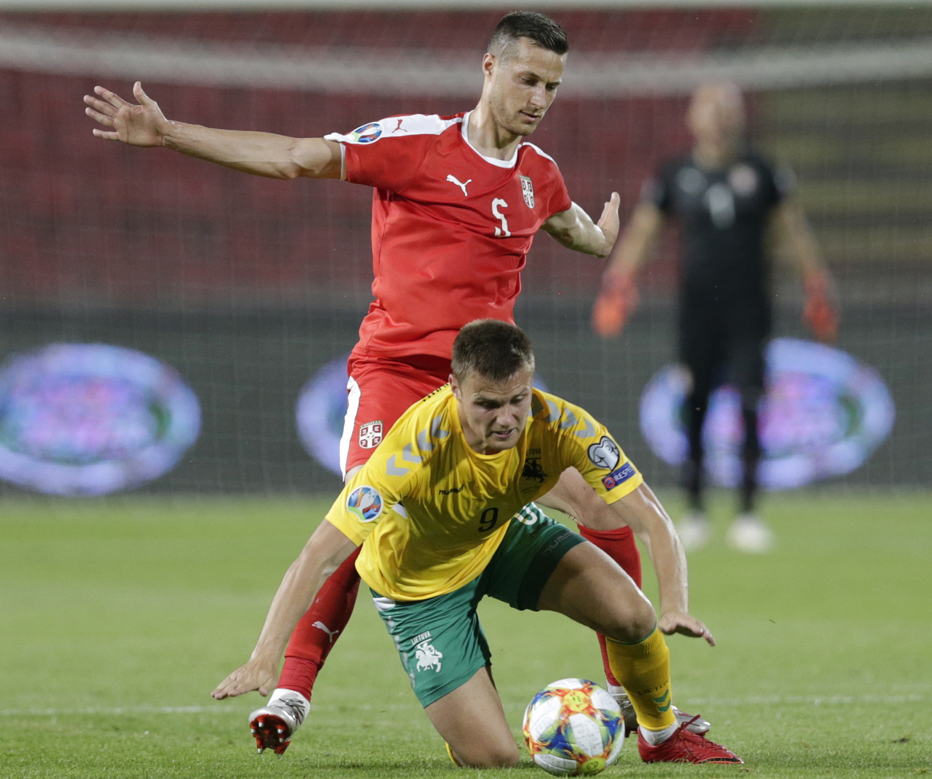 关于足球盛会:欧锦赛抢眼战场!的信息 关于足球盛会:欧锦赛抢眼战场!的信息