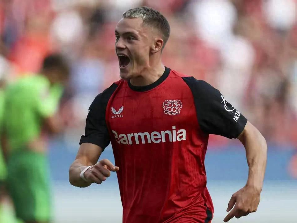 勒沃库森后卫因红牌停赛,球队战线薄弱的简单介绍 勒沃库森后卫因红牌停赛,球队战线薄弱的简单介绍