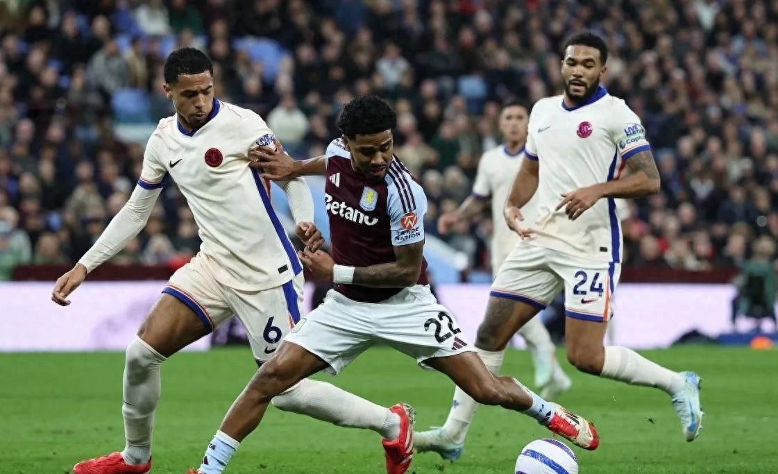 阿斯顿维拉逆转胜利,球迷疯狂欢呼的简单介绍 阿斯顿维拉逆转胜利,球迷疯狂欢呼的简单介绍