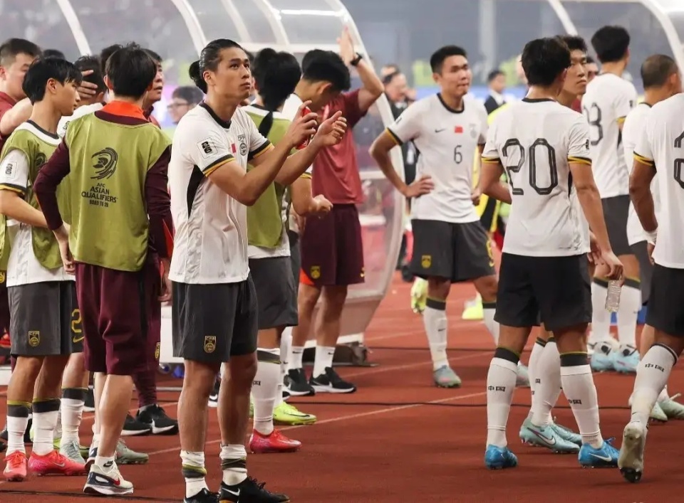 关于比赛期间球员风采独具,引发球迷热议的信息 关于比赛期间球员风采独具,引发球迷热议的信息