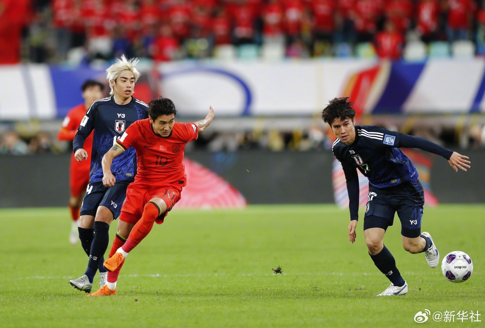 日本球队在比赛中打出精彩表现! 日本球队在比赛中打出精彩表现!