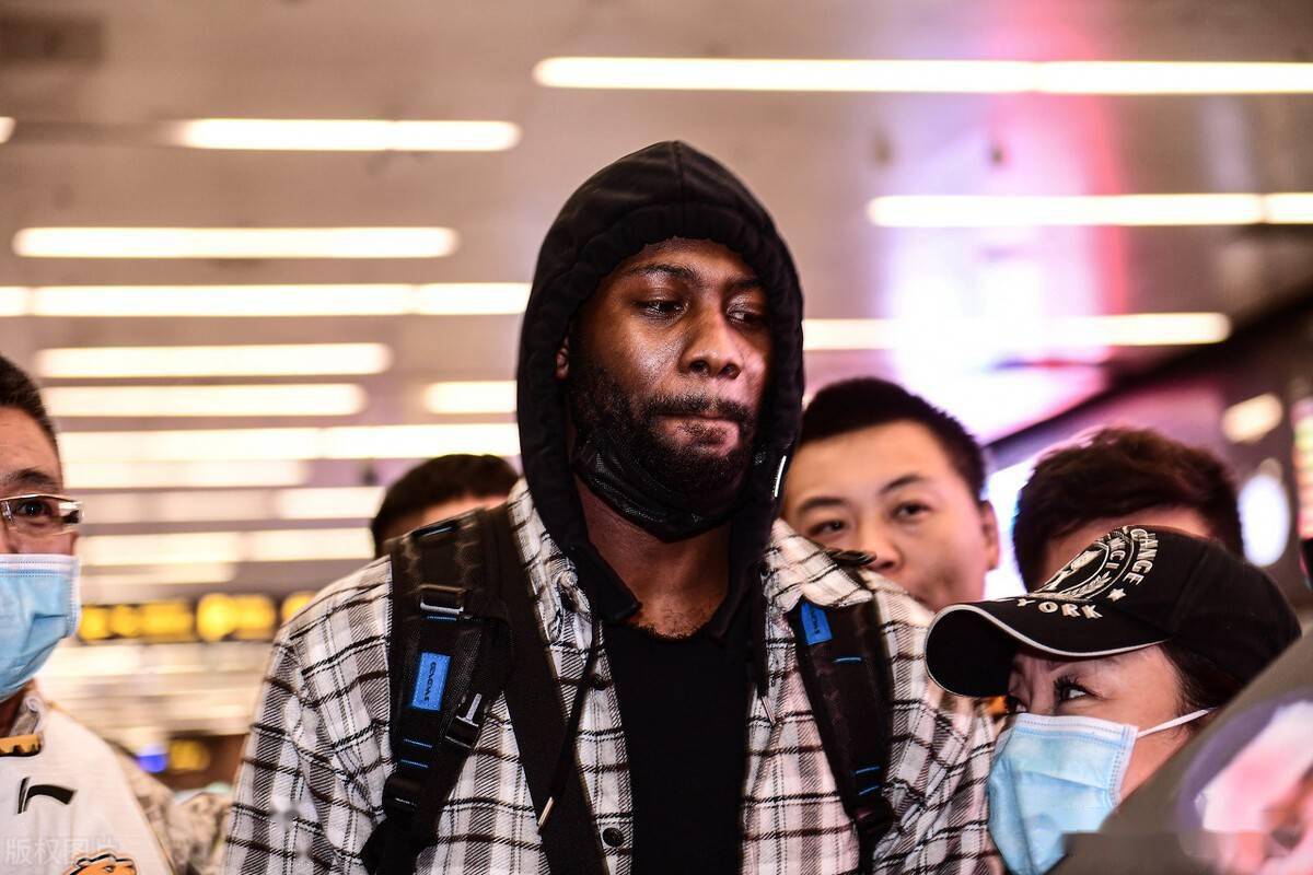 大学联赛最佳外援表态将留任明年再战 大学联赛最佳外援表态将留任明年再战