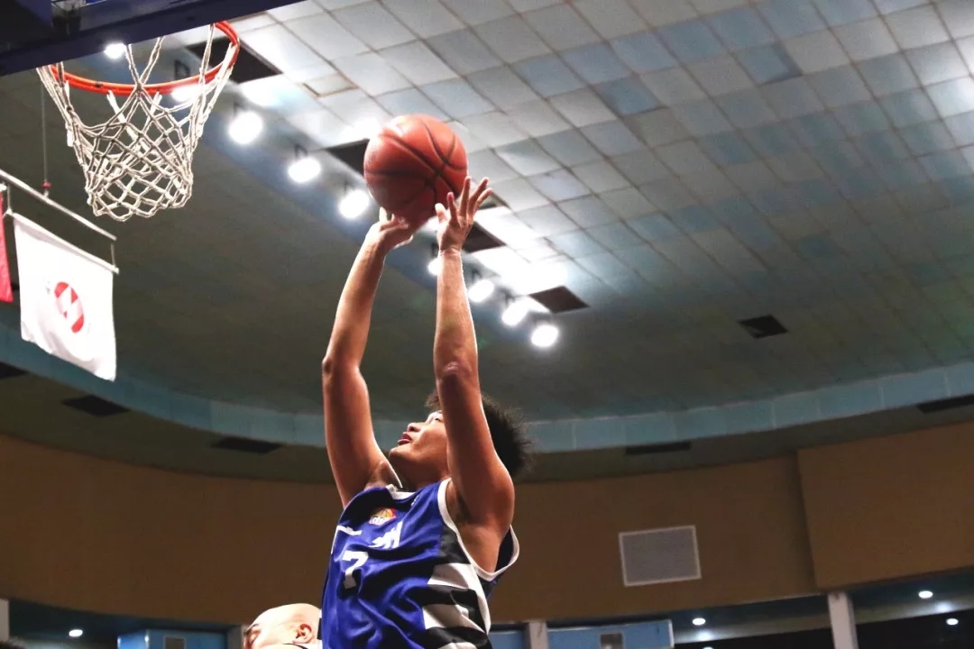 关于战术原地起飞,球队顺利晋级四强战的信息 关于战术原地起飞,球队顺利晋级四强战的信息