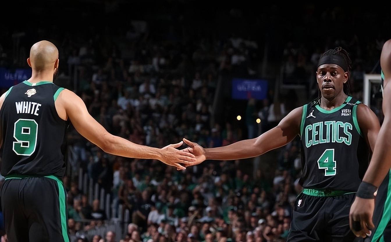 人客场逆转雄鹿取得重要胜利的简单介绍